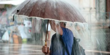 Adio caniculă! Ploi torențiale, vijelii și o răcire accentuată în Maramureș