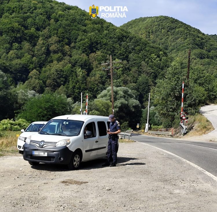 „Atenție la tren!” în Maramureș – 17 amenzi pentru șoferii care nu au oprit la trecerile feroviare
