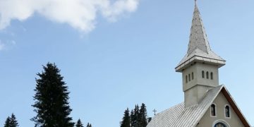 Hram la Schitul Izvoare, sâmbătă, 29 august – PS Timotei Sătmăreanul va oficia Sfânta Liturghie