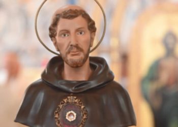 Pelerinaj național cu relicva Sfântului Francisc de Assisi la Băile Borșa. Două zile de rugăciune și venerare