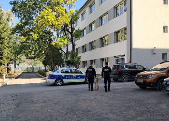 Acțiune în școlile din Baia Mare pentru prevenirea consumului de droguri și a violenței