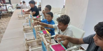 Magia războiului de țesut – Tradiții transmise de la o generație la alta, la Centrul Caspev din Baia Mare