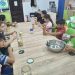 Toamna la borcan – Copiii Centrului Multifuncțional Romanii au pregătit compot de pere pentru iarnă