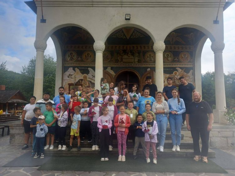 Bucurie, tradiție și rugăciune la Mănăstirea „Sfântul Prooroc Ilie” – Dealu Mare