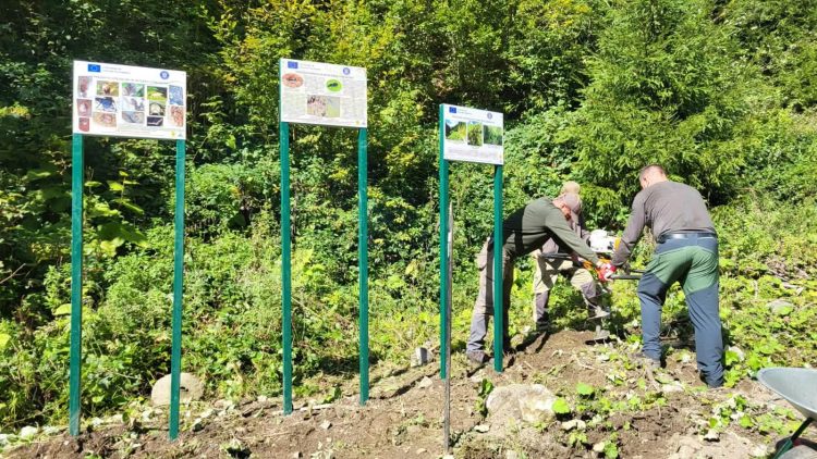 Panouri informative pentru protejarea biodiversității, amplasate în Parcul Național Munții Rodnei