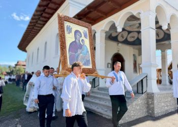 Sărbătoare în Dumbrăvița! Hramul Parohiei „Nașterea Maicii Domnului”