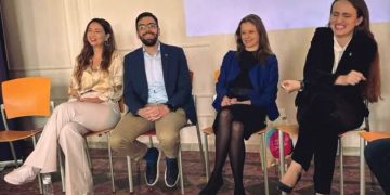 Oana Țoiu, ministrul demis, merge iar în SUA! Participă la un eveniment finanțat de statul român dar participanții plătesc între 200 și 600 de dolari biletul!