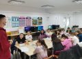 „Comunitate fără bariere” – Copiii din Baia Mare au învățat cum să gestioneze emoțiile și stresul la început de an școlar