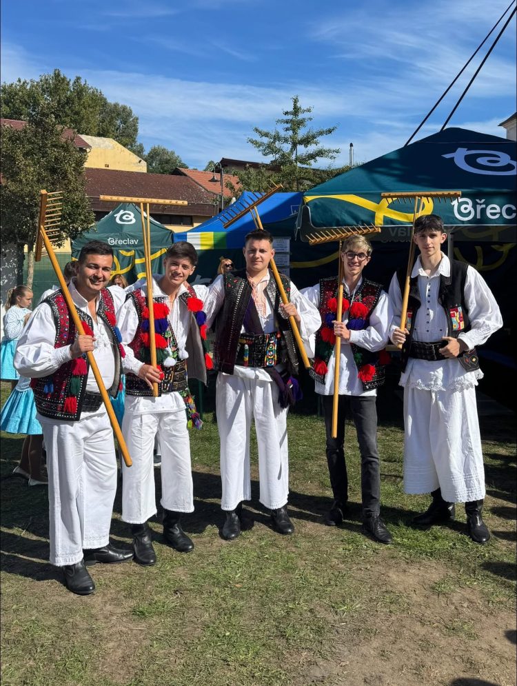 Maramureșul a ajuns în Cehia. Tineri din Baia Mare au dus muzica și tradițiile la World Celebration Festival 2026