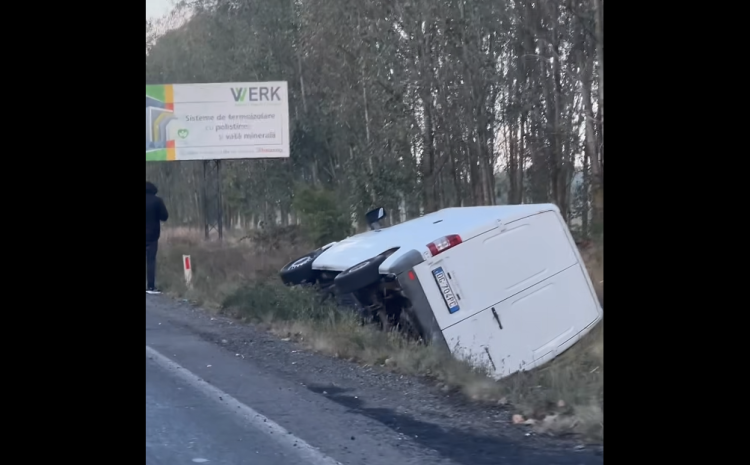 Un alt accident pe DN1C, Baia Mare–Cluj: o autoutilitară a ajuns în afara carosabilului