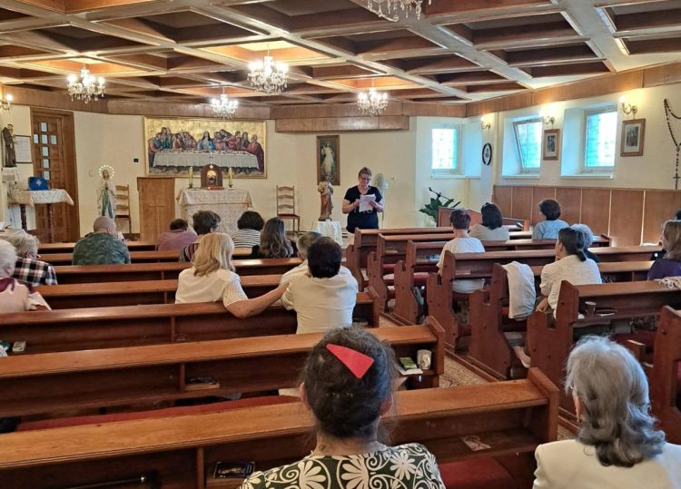 O nouă întâlnire a Reuniunii Mariane „Regina Cerului” la Parohia „Sfânta Cruce” din Baia Mare