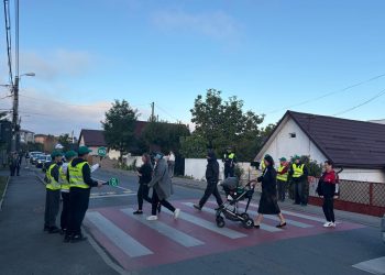 Elevii din Baia Mare, instruiți de polițiști pentru un trafic mai sigur