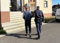 A intrat cu mașina într-un parapet și apoi într-un imobil – Șoferul din Cavnic avea 3,69 g/l alcool în sânge