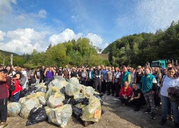 Mobilizare record în Maramureș la „Let’s Do It, Romania!” – Mii de voluntari au ieșit la ecologizare