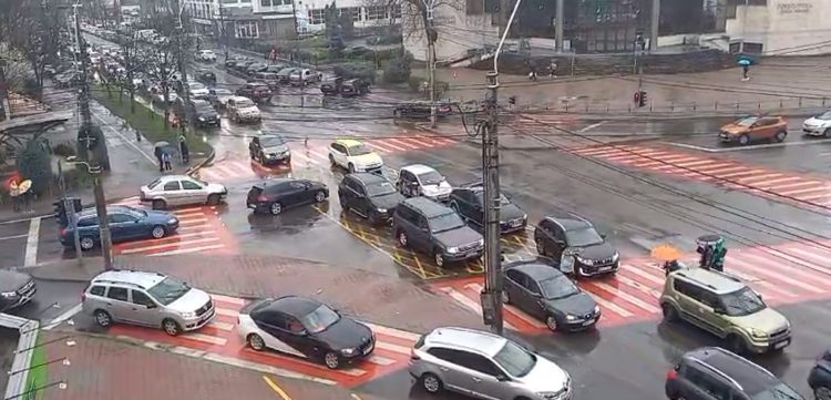 SOLUȚIA MINUNE: MERGEȚI PE JOS!