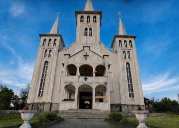 Hramul Bisericii „Nașterea Maicii Domnului” din Rona de Jos, pe 8 septembrie