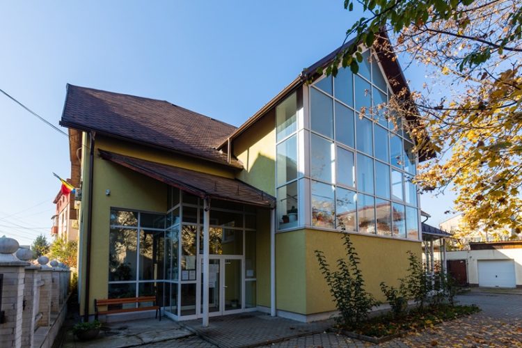 Spectacol cultural-artistic la CASPEV Baia Mare. Muzică, poezie și teatru, vineri, 25 septembrie