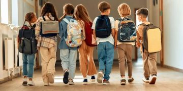 Aproape 3.000.000 de elevi şi preşcolari încep azi, 7 septembrie, noul an școlar – Schimbările majore cu care se vor confrunta