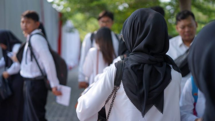 Austria: purtarea vălului islamic, interzisă în școli pentru fetele care nu au împlinit vârsta de 14 ani