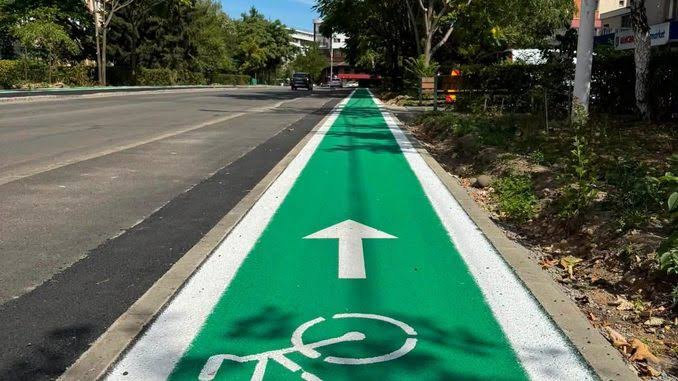 Serviciul Rutier Maramureș clarifică situația pistelor de biciclete: culoarea nu stabilește prioritatea. Primăria Baia Mare amendată în contextul problemelor constatate