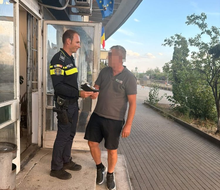 Portofel cu bani și carduri, găsit de polițiști pe peronul gării din Baia Mare. Proprietarul a fost identificat