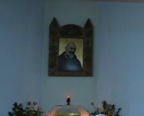 Hramul Capelei „Padre Pio” din Baia Mare, sărbătorit miercuri – Sfintele liturghii transmise de Maria TV