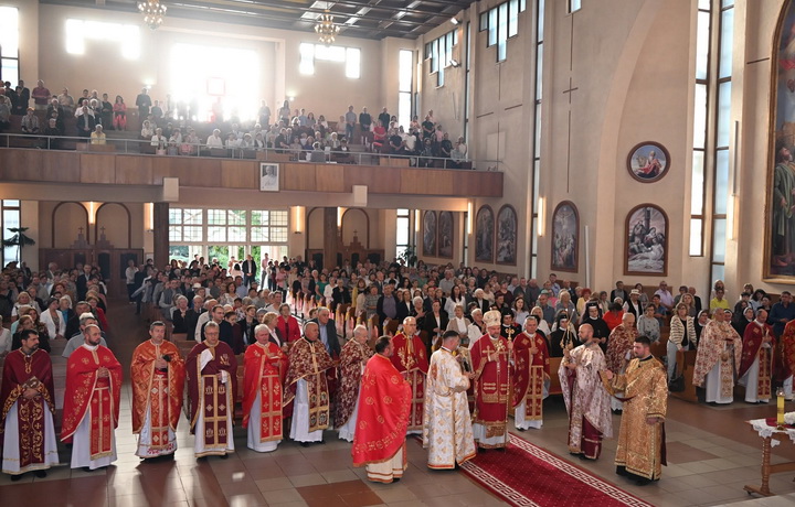 Hramul Parohiei ,,Sfânta Cruce” din Baia Mare