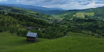 Festivalul Internațional „Fiii Satului”, la Strâmtura – Muzică și joc popular la 700 de ani de atestare documentară