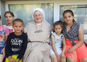 60 de ani de viață consacrată lui Dumnezeu – Sora Rosalba, sărbătorită pentru slujirea și dăruirea sa