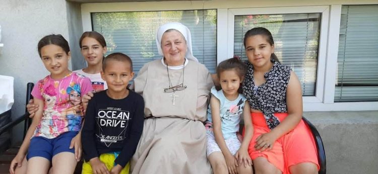 60 de ani de viață consacrată lui Dumnezeu – Sora Rosalba, sărbătorită pentru slujirea și dăruirea sa