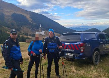 Femeie din Belgia rătăcită în Munții Rodnei, găsită de jandarmii montani și condusă în siguranță la Borșa