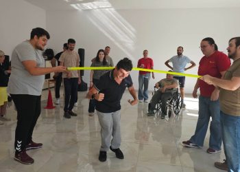 Tineri cu nevoi speciale, studenți și voluntari, împreună la Esperando