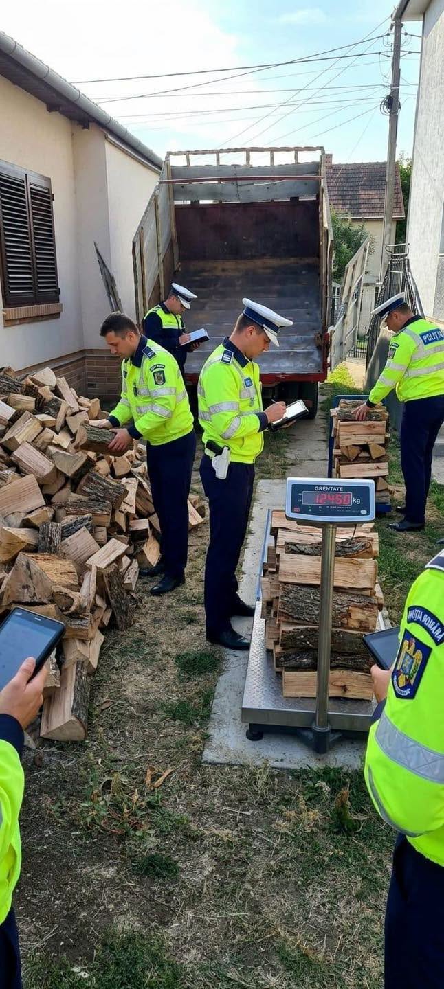 Scandal nou în poliție – Sindicatul Europol acuză că la IPJ Satu Mare polițiștii sunt puși să cântărească lemnele de foc