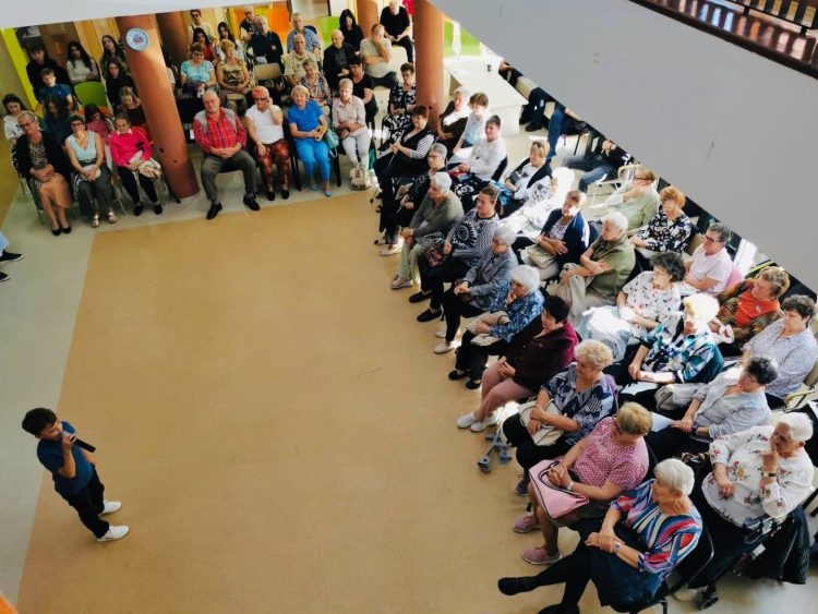 A fost sărbătoare pentru seniorii băimăreni – Muzică, emoție și voie bună de Ziua Persoanelor Vârstnice