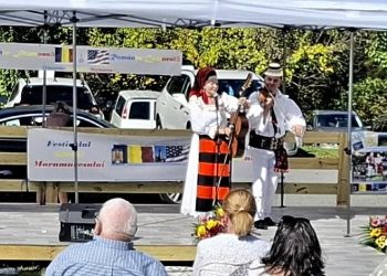 Florentina și Petru Giurgi au dus cântecul și tradițiile Maramureșului la un festival românesc organizat în New Jersey, SUA