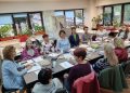 Arta, o formă de sprijin pentru pacienții oncologici. Ateliere gratuite de artterapie la Biblioteca „Petre Dulfu” din Baia Mare