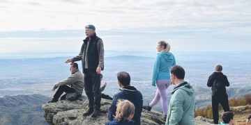 Toamna pe Vârful Igniș. Zeci de iubitori ai naturii au sărbătorit geodiversitatea Maramureșului