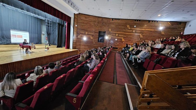 Schimbări în pregătirea învățătorilor din Maramureș. Cele 26 de centre metodice vor deveni ateliere practice
