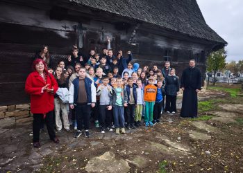 Elevii din Săcălășeni au descoperit frumusețea și istoria bisericilor din localitate