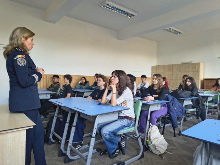 Lecții despre respect și siguranță pentru elevii Colegiului de Arte Baia Mare