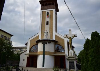 Radio Maria transmite în direct Liturghia arhierească de la Parohia „Sfântul Francisc” din Satu Mare