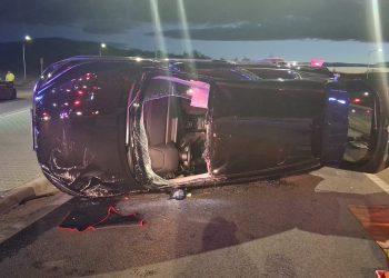 Accident grav: Un sofer rupt de beat s-a răsturnat cu mașina