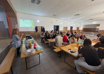 Toți cei 26 de tineri au promovat cursul de lucrător comercial