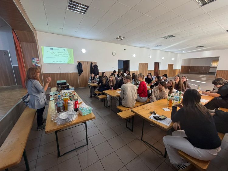 Toți cei 26 de tineri au promovat cursul de lucrător comercial