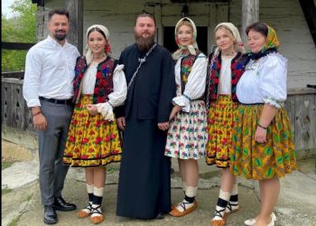 De la rolul de preot, la altar. Trei ani de când Andrei-Mitruț Vlad slujește la Glod