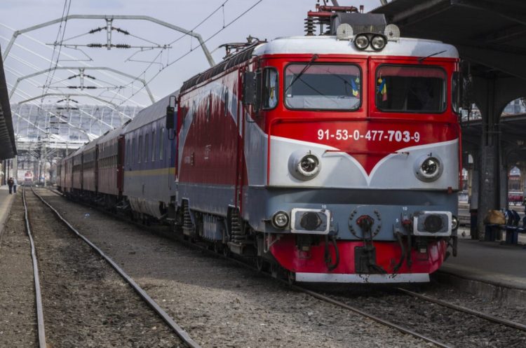 Student în Baia Mare? Ai reducere de 90% la tren, dar numai pe anumite rute