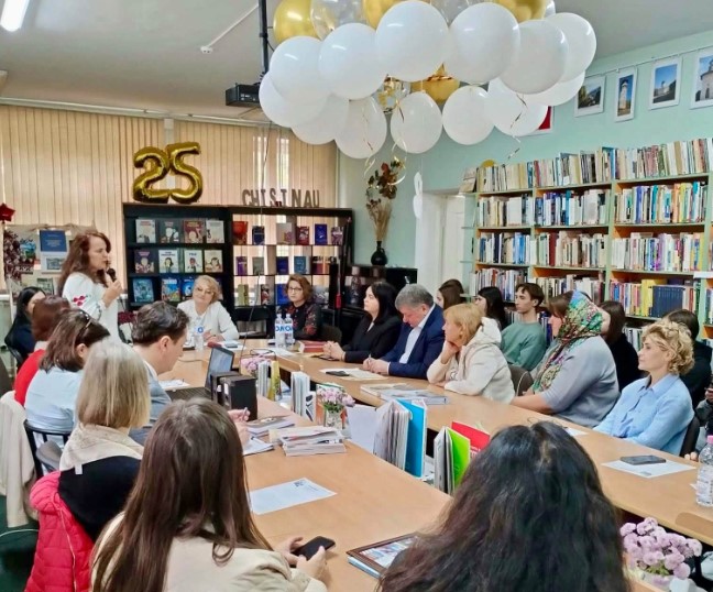 Din Baia Mare până la Chișinău. O bibliotecă înființată cu cărți din Maramureș împlinește 25 de ani