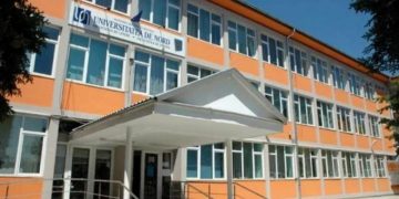 Trei zile dedicate cărților la Baia Mare. Conferințe, întâlniri cu scriitori și reduceri pentru elevi și studenți