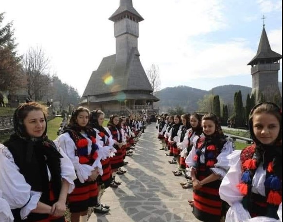 Femeile care țin Maramureșul viu. 15 octombrie, ziua celor care duc mai departe viața satului