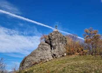 O stâncă veche de milioane de ani, ascunsă în Maramureș. Povestea Bulbucului Mic din Șurdești